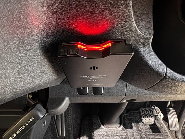 ハイエースバン ロングスーパーGL ベッドキット フリップダウンモニター メモリーナビ ETC バックドア スライドドア Bluetooth フルセグTV DVD CD Wエアコン HIDヘッドライト フォグランプ オートエアコン(14枚目)