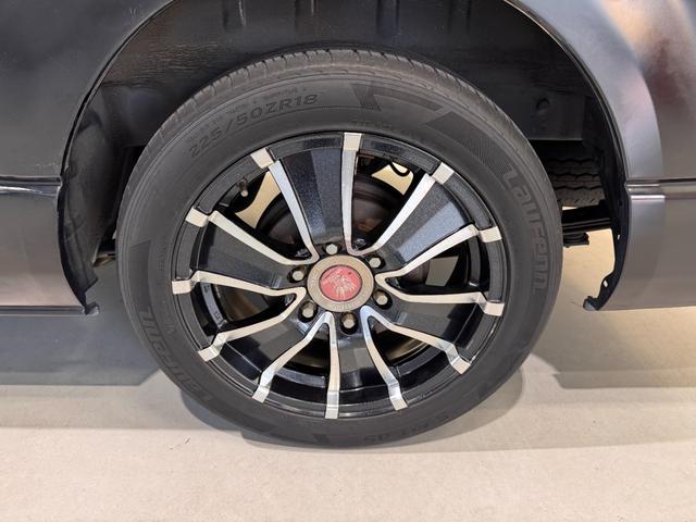ハイエースバン ロングスーパーGL ベッドキット フリップダウンモニター メモリーナビ ETC バックドア スライドドア Bluetooth フルセグTV DVD CD Wエアコン HIDヘッドライト フォグランプ オートエアコン(35枚目)