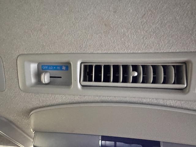 ハイエースバン ロングスーパーGL ベッドキット フリップダウンモニター メモリーナビ ETC バックドア スライドドア Bluetooth フルセグTV DVD CD Wエアコン HIDヘッドライト フォグランプ オートエアコン(40枚目)