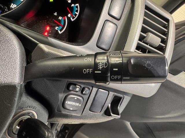 ハイエースバン ロングスーパーGL ベッドキット フリップダウンモニター メモリーナビ ETC バックドア スライドドア Bluetooth フルセグTV DVD CD Wエアコン HIDヘッドライト フォグランプ オートエアコン(43枚目)