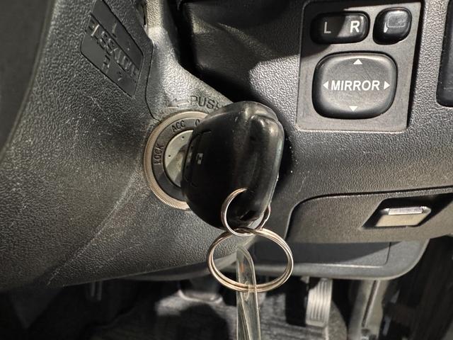 ハイエースバン ロングスーパーGL ベッドキット フリップダウンモニター メモリーナビ ETC バックドア スライドドア Bluetooth フルセグTV DVD CD Wエアコン HIDヘッドライト フォグランプ オートエアコン(45枚目)