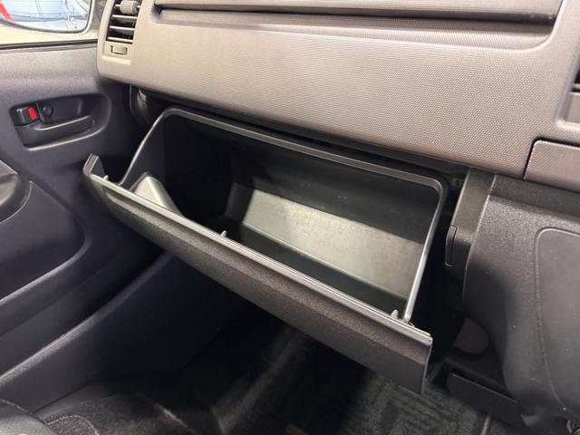 ハイエースバン ロングスーパーGL ベッドキット フリップダウンモニター メモリーナビ ETC バックドア スライドドア Bluetooth フルセグTV DVD CD Wエアコン HIDヘッドライト フォグランプ オートエアコン(48枚目)