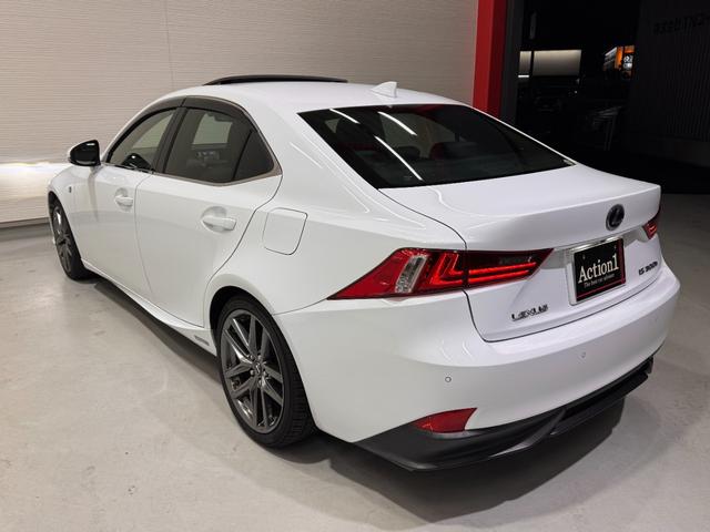 ＩＳ ＩＳ３００ｈ　Ｆスポーツ　サンルーフ　ＢＳＭ　純正ナビ　ＥＴＣ　バックカメラ　クリアランスソナー　レーンアシスト　クルーズコントロール　シートヒーターベンチレーション　ステアリングヒーター　パワーシート　純正１８インチＡＷ（6枚目）