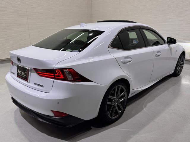 ＩＳ ＩＳ３００ｈ　Ｆスポーツ　サンルーフ　ＢＳＭ　純正ナビ　ＥＴＣ　バックカメラ　クリアランスソナー　レーンアシスト　クルーズコントロール　シートヒーターベンチレーション　ステアリングヒーター　パワーシート　純正１８インチＡＷ（7枚目）