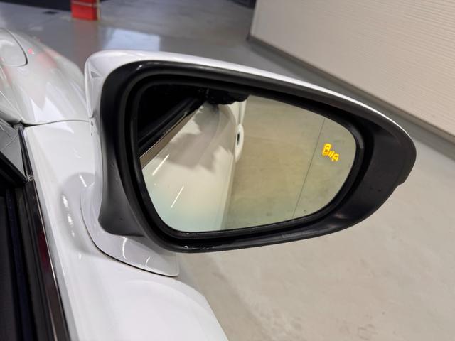 ＩＳ ＩＳ３００ｈ　Ｆスポーツ　サンルーフ　ＢＳＭ　純正ナビ　ＥＴＣ　バックカメラ　クリアランスソナー　レーンアシスト　クルーズコントロール　シートヒーターベンチレーション　ステアリングヒーター　パワーシート　純正１８インチＡＷ（8枚目）