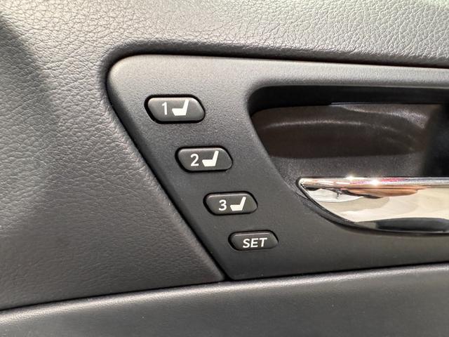 ＩＳ ＩＳ３００ｈ　Ｆスポーツ　サンルーフ　ＢＳＭ　純正ナビ　ＥＴＣ　バックカメラ　クリアランスソナー　レーンアシスト　クルーズコントロール　シートヒーターベンチレーション　ステアリングヒーター　パワーシート　純正１８インチＡＷ（21枚目）