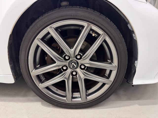 ＩＳ ＩＳ３００ｈ　Ｆスポーツ　サンルーフ　ＢＳＭ　純正ナビ　ＥＴＣ　バックカメラ　クリアランスソナー　レーンアシスト　クルーズコントロール　シートヒーターベンチレーション　ステアリングヒーター　パワーシート　純正１８インチＡＷ（42枚目）