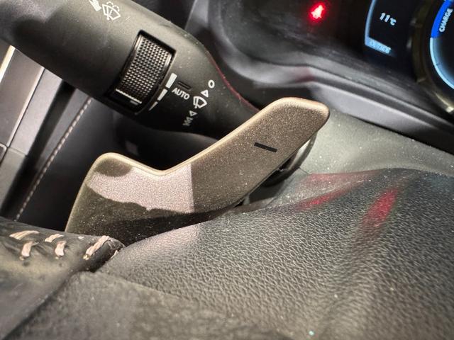 ＩＳ ＩＳ３００ｈ　Ｆスポーツ　サンルーフ　ＢＳＭ　純正ナビ　ＥＴＣ　バックカメラ　クリアランスソナー　レーンアシスト　クルーズコントロール　シートヒーターベンチレーション　ステアリングヒーター　パワーシート　純正１８インチＡＷ（55枚目）