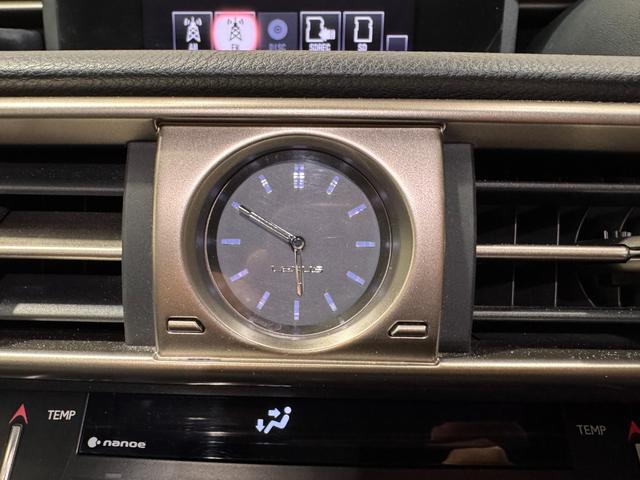 ＩＳ ＩＳ３００ｈ　Ｆスポーツ　サンルーフ　ＢＳＭ　純正ナビ　ＥＴＣ　バックカメラ　クリアランスソナー　レーンアシスト　クルーズコントロール　シートヒーターベンチレーション　ステアリングヒーター　パワーシート　純正１８インチＡＷ（64枚目）