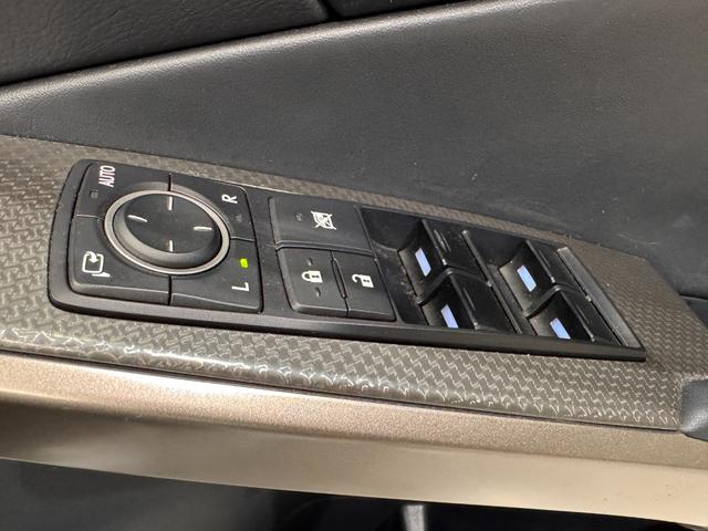 ＩＳ ＩＳ３００ｈ　Ｆスポーツ　サンルーフ　ＢＳＭ　純正ナビ　ＥＴＣ　バックカメラ　クリアランスソナー　レーンアシスト　クルーズコントロール　シートヒーターベンチレーション　ステアリングヒーター　パワーシート　純正１８インチＡＷ（70枚目）