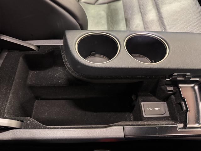 ＩＳ ＩＳ３００ｈ　Ｆスポーツ　サンルーフ　ＢＳＭ　純正ナビ　ＥＴＣ　バックカメラ　クリアランスソナー　レーンアシスト　クルーズコントロール　シートヒーターベンチレーション　ステアリングヒーター　パワーシート　純正１８インチＡＷ（72枚目）