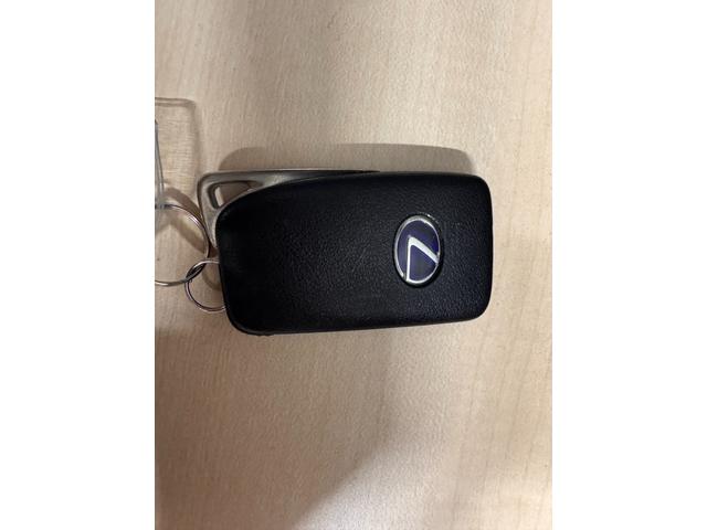 ＩＳ ＩＳ３００ｈ　Ｆスポーツ　サンルーフ　ＢＳＭ　純正ナビ　ＥＴＣ　バックカメラ　クリアランスソナー　レーンアシスト　クルーズコントロール　シートヒーターベンチレーション　ステアリングヒーター　パワーシート　純正１８インチＡＷ（73枚目）