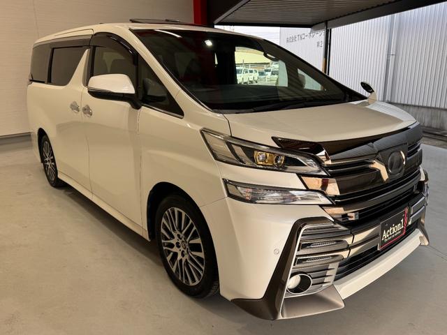 ヴェルファイア ２．５Ｚ　Ａエディション　ゴールデンアイズ　ンルーフ　ＯＰフロントバンパー＆Ｆグリル　ＬＥＤスタイリッシュビーム　１０インチナビ　フリップダウンモニター　ＥＴＣ　Ｂカメラ　両側Ｐスラドア　クリアランスソナー　Ｂｌｕｅｔｏｏｔｈ　ハーフレザー（5枚目）