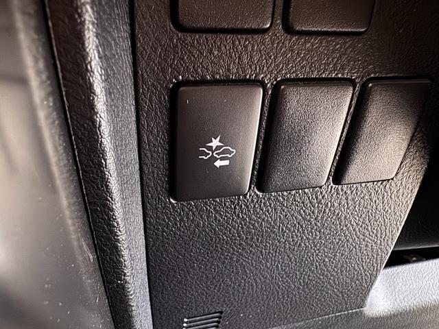 ヴェルファイア ２．５Ｚ　Ａエディション　ゴールデンアイズ　ンルーフ　ＯＰフロントバンパー＆Ｆグリル　ＬＥＤスタイリッシュビーム　１０インチナビ　フリップダウンモニター　ＥＴＣ　Ｂカメラ　両側Ｐスラドア　クリアランスソナー　Ｂｌｕｅｔｏｏｔｈ　ハーフレザー（22枚目）