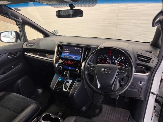 ヴェルファイア ２．５Ｚ　Ａエディション　ゴールデンアイズ　ンルーフ　ＯＰフロントバンパー＆Ｆグリル　ＬＥＤスタイリッシュビーム　１０インチナビ　フリップダウンモニター　ＥＴＣ　Ｂカメラ　両側Ｐスラドア　クリアランスソナー　Ｂｌｕｅｔｏｏｔｈ　ハーフレザー（28枚目）