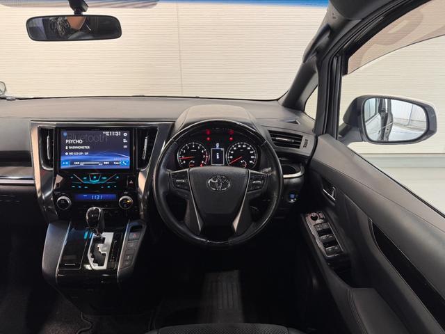 ヴェルファイア ２．５Ｚ　Ａエディション　ゴールデンアイズ　ンルーフ　ＯＰフロントバンパー＆Ｆグリル　ＬＥＤスタイリッシュビーム　１０インチナビ　フリップダウンモニター　ＥＴＣ　Ｂカメラ　両側Ｐスラドア　クリアランスソナー　Ｂｌｕｅｔｏｏｔｈ　ハーフレザー（29枚目）