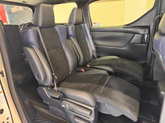 ヴェルファイア ２．５Ｚ　Ａエディション　ゴールデンアイズ　ンルーフ　ＯＰフロントバンパー＆Ｆグリル　ＬＥＤスタイリッシュビーム　１０インチナビ　フリップダウンモニター　ＥＴＣ　Ｂカメラ　両側Ｐスラドア　クリアランスソナー　Ｂｌｕｅｔｏｏｔｈ　ハーフレザー（32枚目）