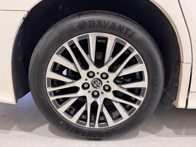 ヴェルファイア ２．５Ｚ　Ａエディション　ゴールデンアイズ　ンルーフ　ＯＰフロントバンパー＆Ｆグリル　ＬＥＤスタイリッシュビーム　１０インチナビ　フリップダウンモニター　ＥＴＣ　Ｂカメラ　両側Ｐスラドア　クリアランスソナー　Ｂｌｕｅｔｏｏｔｈ　ハーフレザー（43枚目）