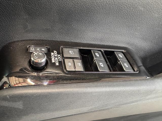 ヴェルファイア ２．５Ｚ　Ａエディション　ゴールデンアイズ　ンルーフ　ＯＰフロントバンパー＆Ｆグリル　ＬＥＤスタイリッシュビーム　１０インチナビ　フリップダウンモニター　ＥＴＣ　Ｂカメラ　両側Ｐスラドア　クリアランスソナー　Ｂｌｕｅｔｏｏｔｈ　ハーフレザー（51枚目）