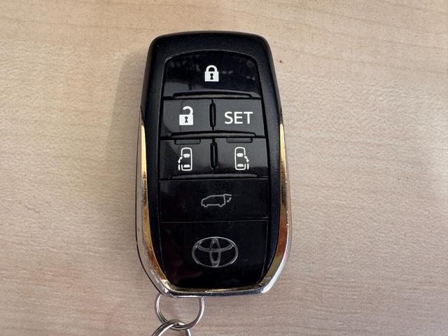 ヴェルファイア ２．５Ｚ　Ａエディション　ゴールデンアイズ　ンルーフ　ＯＰフロントバンパー＆Ｆグリル　ＬＥＤスタイリッシュビーム　１０インチナビ　フリップダウンモニター　ＥＴＣ　Ｂカメラ　両側Ｐスラドア　クリアランスソナー　Ｂｌｕｅｔｏｏｔｈ　ハーフレザー（71枚目）