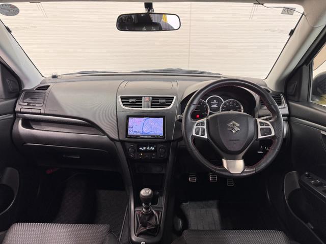 スイフトスポーツ ベースグレード　ナビ　Ｂｌｕｅｔｏｏｔｈ　クルーズコントロール　ＥＴＣ　純正１７インチＡＷ　ＨＩＤヘッドライト　横滑り防止　プッシュスタート　スマートキー　テレビ　ＣＤ　ＤＶＤ　オートエアコン（2枚目）