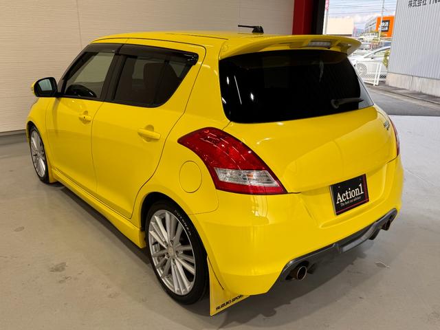 スイフトスポーツ ベースグレード　ナビ　Ｂｌｕｅｔｏｏｔｈ　クルーズコントロール　ＥＴＣ　純正１７インチＡＷ　ＨＩＤヘッドライト　横滑り防止　プッシュスタート　スマートキー　テレビ　ＣＤ　ＤＶＤ　オートエアコン（5枚目）