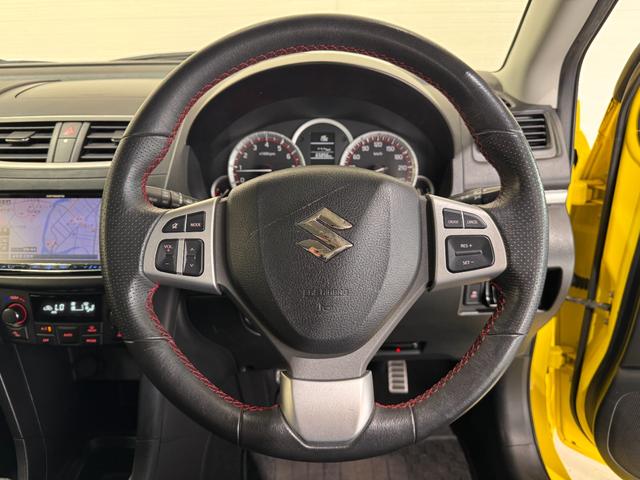 スイフトスポーツ ベースグレード　ナビ　Ｂｌｕｅｔｏｏｔｈ　クルーズコントロール　ＥＴＣ　純正１７インチＡＷ　ＨＩＤヘッドライト　横滑り防止　プッシュスタート　スマートキー　テレビ　ＣＤ　ＤＶＤ　オートエアコン（7枚目）