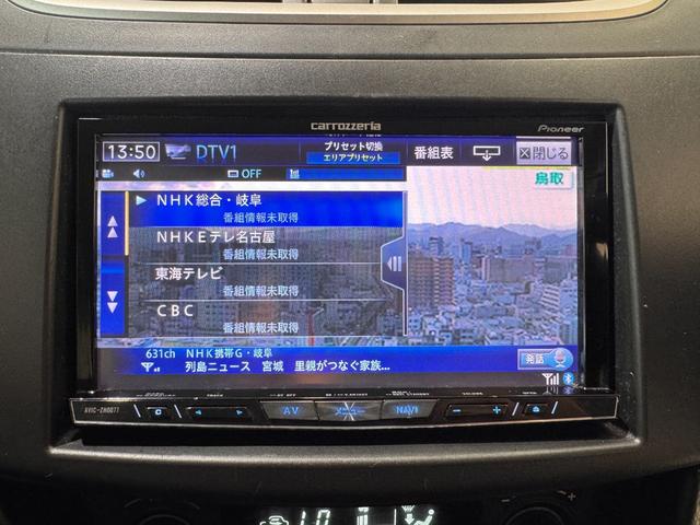 スイフトスポーツ ベースグレード　ナビ　Ｂｌｕｅｔｏｏｔｈ　クルーズコントロール　ＥＴＣ　純正１７インチＡＷ　ＨＩＤヘッドライト　横滑り防止　プッシュスタート　スマートキー　テレビ　ＣＤ　ＤＶＤ　オートエアコン（9枚目）