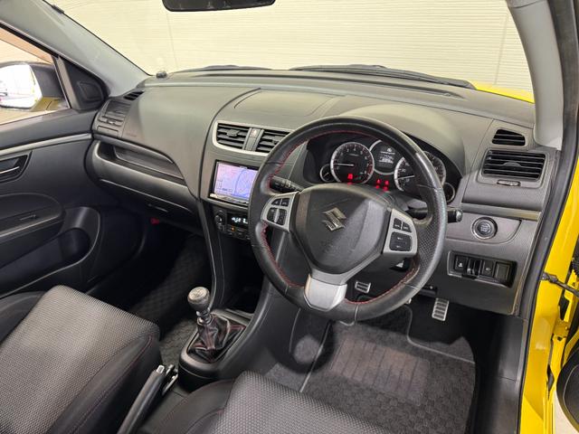 スイフトスポーツ ベースグレード　ナビ　Ｂｌｕｅｔｏｏｔｈ　クルーズコントロール　ＥＴＣ　純正１７インチＡＷ　ＨＩＤヘッドライト　横滑り防止　プッシュスタート　スマートキー　テレビ　ＣＤ　ＤＶＤ　オートエアコン（19枚目）