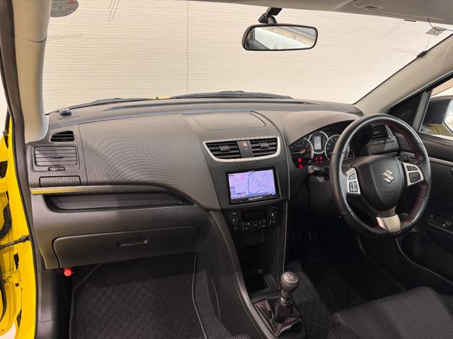 スイフトスポーツ ベースグレード　ナビ　Ｂｌｕｅｔｏｏｔｈ　クルーズコントロール　ＥＴＣ　純正１７インチＡＷ　ＨＩＤヘッドライト　横滑り防止　プッシュスタート　スマートキー　テレビ　ＣＤ　ＤＶＤ　オートエアコン（21枚目）