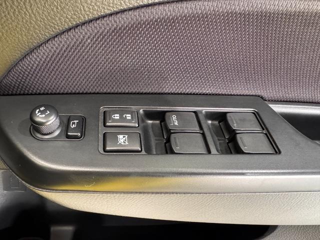 スイフトスポーツ ベースグレード　ナビ　Ｂｌｕｅｔｏｏｔｈ　クルーズコントロール　ＥＴＣ　純正１７インチＡＷ　ＨＩＤヘッドライト　横滑り防止　プッシュスタート　スマートキー　テレビ　ＣＤ　ＤＶＤ　オートエアコン（44枚目）