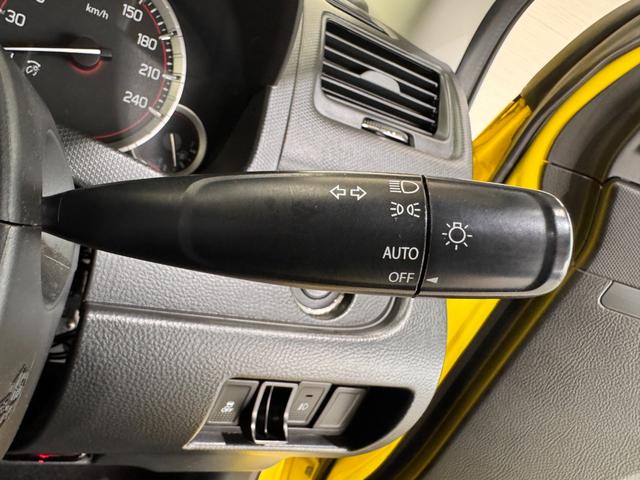 スイフトスポーツ ベースグレード　ナビ　Ｂｌｕｅｔｏｏｔｈ　クルーズコントロール　ＥＴＣ　純正１７インチＡＷ　ＨＩＤヘッドライト　横滑り防止　プッシュスタート　スマートキー　テレビ　ＣＤ　ＤＶＤ　オートエアコン（47枚目）