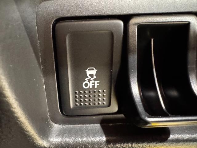 スイフトスポーツ ベースグレード　ナビ　Ｂｌｕｅｔｏｏｔｈ　クルーズコントロール　ＥＴＣ　純正１７インチＡＷ　ＨＩＤヘッドライト　横滑り防止　プッシュスタート　スマートキー　テレビ　ＣＤ　ＤＶＤ　オートエアコン（50枚目）