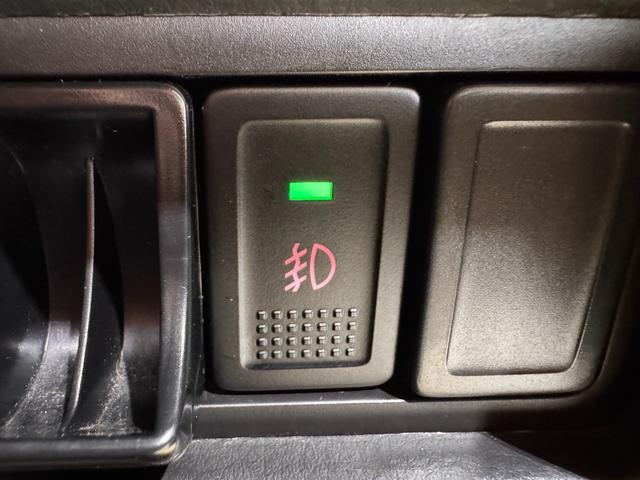 スイフトスポーツ ベースグレード　ナビ　Ｂｌｕｅｔｏｏｔｈ　クルーズコントロール　ＥＴＣ　純正１７インチＡＷ　ＨＩＤヘッドライト　横滑り防止　プッシュスタート　スマートキー　テレビ　ＣＤ　ＤＶＤ　オートエアコン（51枚目）