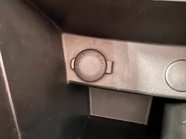 スイフトスポーツ ベースグレード　ナビ　Ｂｌｕｅｔｏｏｔｈ　クルーズコントロール　ＥＴＣ　純正１７インチＡＷ　ＨＩＤヘッドライト　横滑り防止　プッシュスタート　スマートキー　テレビ　ＣＤ　ＤＶＤ　オートエアコン（52枚目）