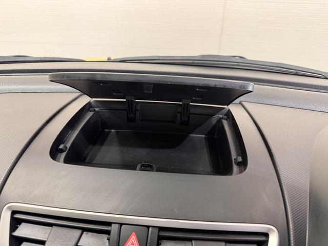 スイフトスポーツ ベースグレード　ナビ　Ｂｌｕｅｔｏｏｔｈ　クルーズコントロール　ＥＴＣ　純正１７インチＡＷ　ＨＩＤヘッドライト　横滑り防止　プッシュスタート　スマートキー　テレビ　ＣＤ　ＤＶＤ　オートエアコン（55枚目）