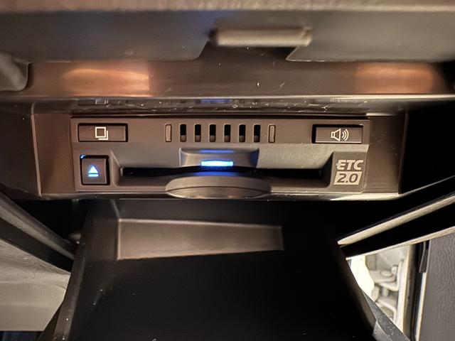 カムリ ＷＳレザーパッケージ　純正ナビ　ａｐｐｌｅｃａｒｐｌａｙ　アダプティブクルコン　ＢＳＭ　ＥＴＣ２．０　Ｂカメラ　シートヒーター　クリアランスソナー　パワーシート　ドラレコ　ＨＵＤ　レザーシート　レーンアシスト　衝突軽減（15枚目）