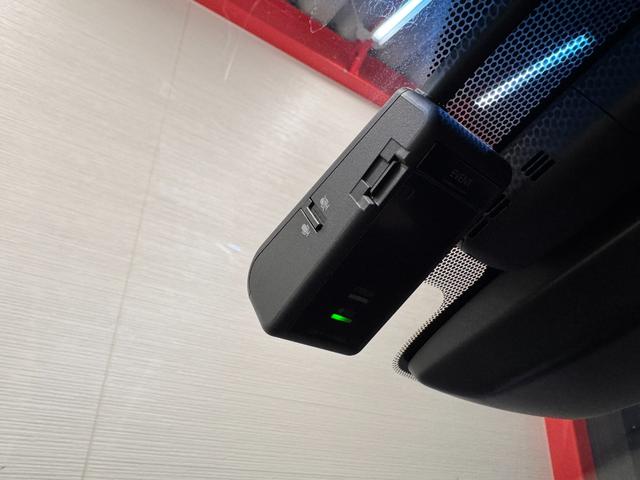 カムリ ＷＳレザーパッケージ　純正ナビ　ａｐｐｌｅｃａｒｐｌａｙ　アダプティブクルコン　ＢＳＭ　ＥＴＣ２．０　Ｂカメラ　シートヒーター　クリアランスソナー　パワーシート　ドラレコ　ＨＵＤ　レザーシート　レーンアシスト　衝突軽減（16枚目）