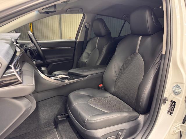 カムリ ＷＳレザーパッケージ　純正ナビ　ａｐｐｌｅｃａｒｐｌａｙ　アダプティブクルコン　ＢＳＭ　ＥＴＣ２．０　Ｂカメラ　シートヒーター　クリアランスソナー　パワーシート　ドラレコ　ＨＵＤ　レザーシート　レーンアシスト　衝突軽減（31枚目）