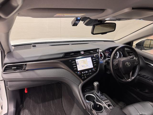 カムリ ＷＳレザーパッケージ　純正ナビ　ａｐｐｌｅｃａｒｐｌａｙ　アダプティブクルコン　ＢＳＭ　ＥＴＣ２．０　Ｂカメラ　シートヒーター　クリアランスソナー　パワーシート　ドラレコ　ＨＵＤ　レザーシート　レーンアシスト　衝突軽減（32枚目）