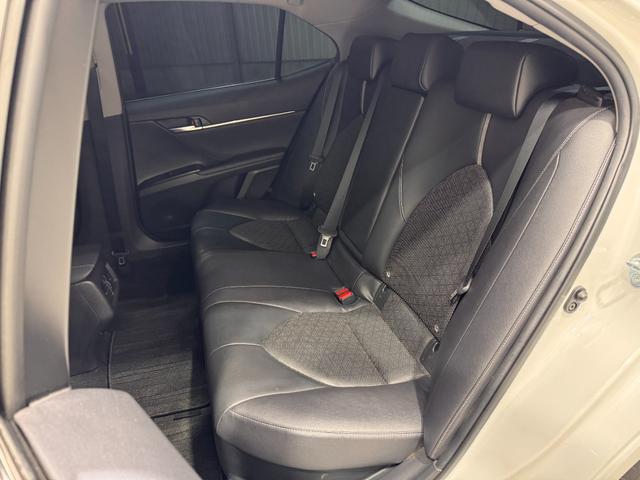 カムリ ＷＳレザーパッケージ　純正ナビ　ａｐｐｌｅｃａｒｐｌａｙ　アダプティブクルコン　ＢＳＭ　ＥＴＣ２．０　Ｂカメラ　シートヒーター　クリアランスソナー　パワーシート　ドラレコ　ＨＵＤ　レザーシート　レーンアシスト　衝突軽減（34枚目）