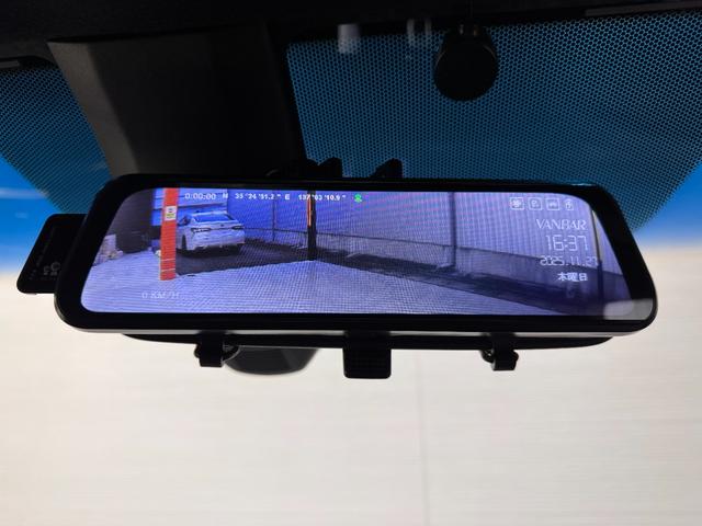 フィットハイブリッド Ｓパッケージ　デジタルインナーミラー　カロッツェリアナビ　ＥＴＣ　バックカメラ　クルーズコントロール　純正１６インチＡＷ　Ｂｌｕｅｔｏｏｔｈ　フルセグＴＶ　ＤＶＤ　ＣＤ　パドルシフト　ＬＥＤヘッドライト（8枚目）