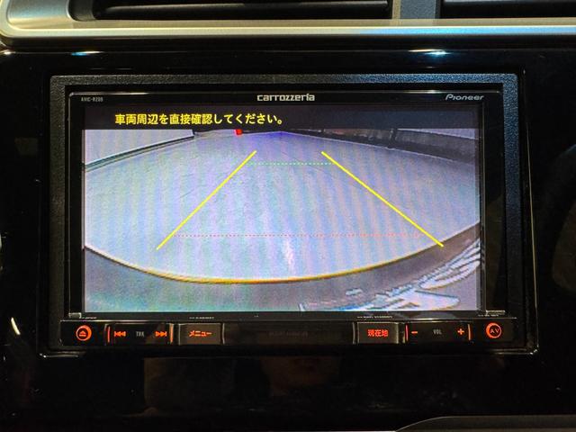フィットハイブリッド Ｓパッケージ　デジタルインナーミラー　カロッツェリアナビ　ＥＴＣ　バックカメラ　クルーズコントロール　純正１６インチＡＷ　Ｂｌｕｅｔｏｏｔｈ　フルセグＴＶ　ＤＶＤ　ＣＤ　パドルシフト　ＬＥＤヘッドライト（10枚目）