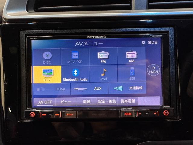 フィットハイブリッド Ｓパッケージ　デジタルインナーミラー　カロッツェリアナビ　ＥＴＣ　バックカメラ　クルーズコントロール　純正１６インチＡＷ　Ｂｌｕｅｔｏｏｔｈ　フルセグＴＶ　ＤＶＤ　ＣＤ　パドルシフト　ＬＥＤヘッドライト（11枚目）