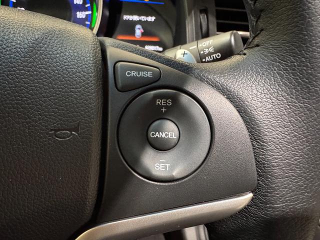 フィットハイブリッド Ｓパッケージ　デジタルインナーミラー　カロッツェリアナビ　ＥＴＣ　バックカメラ　クルーズコントロール　純正１６インチＡＷ　Ｂｌｕｅｔｏｏｔｈ　フルセグＴＶ　ＤＶＤ　ＣＤ　パドルシフト　ＬＥＤヘッドライト（13枚目）