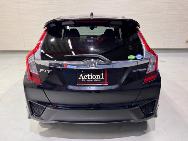 フィットハイブリッド Ｓパッケージ　デジタルインナーミラー　カロッツェリアナビ　ＥＴＣ　バックカメラ　クルーズコントロール　純正１６インチＡＷ　Ｂｌｕｅｔｏｏｔｈ　フルセグＴＶ　ＤＶＤ　ＣＤ　パドルシフト　ＬＥＤヘッドライト（18枚目）
