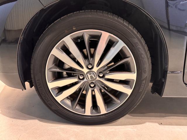 フィットハイブリッド Ｓパッケージ　デジタルインナーミラー　カロッツェリアナビ　ＥＴＣ　バックカメラ　クルーズコントロール　純正１６インチＡＷ　Ｂｌｕｅｔｏｏｔｈ　フルセグＴＶ　ＤＶＤ　ＣＤ　パドルシフト　ＬＥＤヘッドライト（35枚目）