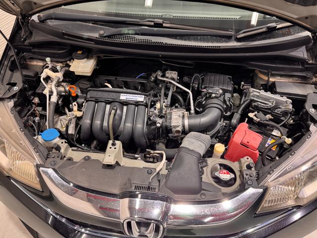 フィットハイブリッド Ｓパッケージ　デジタルインナーミラー　カロッツェリアナビ　ＥＴＣ　バックカメラ　クルーズコントロール　純正１６インチＡＷ　Ｂｌｕｅｔｏｏｔｈ　フルセグＴＶ　ＤＶＤ　ＣＤ　パドルシフト　ＬＥＤヘッドライト（41枚目）