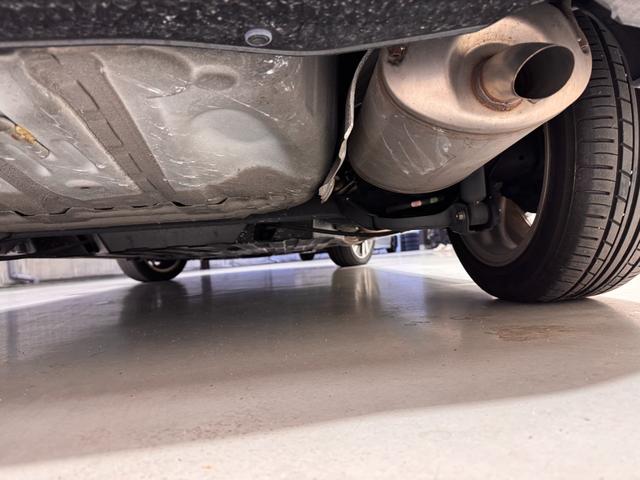 フィットハイブリッド Ｓパッケージ　デジタルインナーミラー　カロッツェリアナビ　ＥＴＣ　バックカメラ　クルーズコントロール　純正１６インチＡＷ　Ｂｌｕｅｔｏｏｔｈ　フルセグＴＶ　ＤＶＤ　ＣＤ　パドルシフト　ＬＥＤヘッドライト（42枚目）