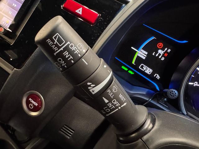 フィットハイブリッド Ｓパッケージ　デジタルインナーミラー　カロッツェリアナビ　ＥＴＣ　バックカメラ　クルーズコントロール　純正１６インチＡＷ　Ｂｌｕｅｔｏｏｔｈ　フルセグＴＶ　ＤＶＤ　ＣＤ　パドルシフト　ＬＥＤヘッドライト（46枚目）